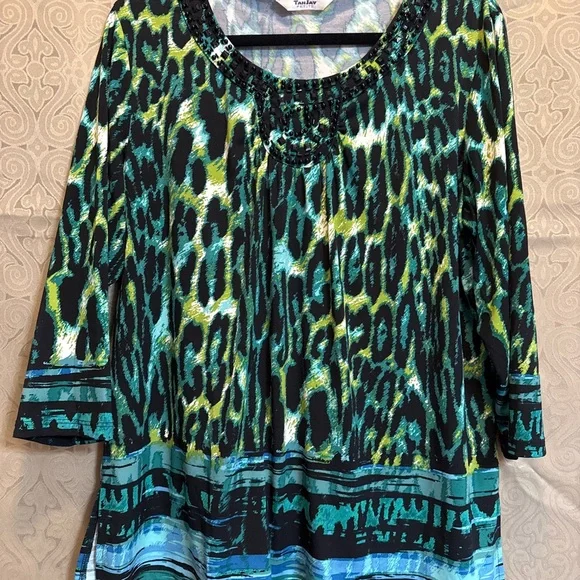 TanJay Green and Blue Animal Print Tunic - Picture 2 of 6